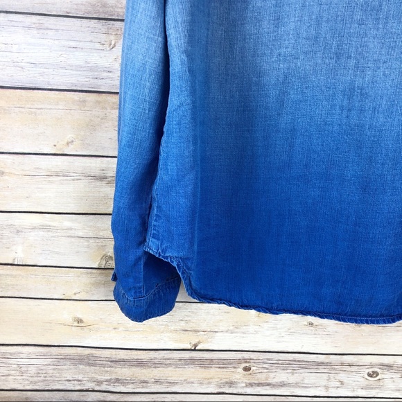 Cloth & Stone | Blue Ombré Chambray Top Size Large - Picture 8 of 8